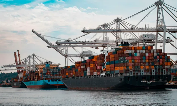 US-Canada Trade War Escalates: Canada Tariffs Take Effect — What It Means for DDP Shipping from China (September 2026)